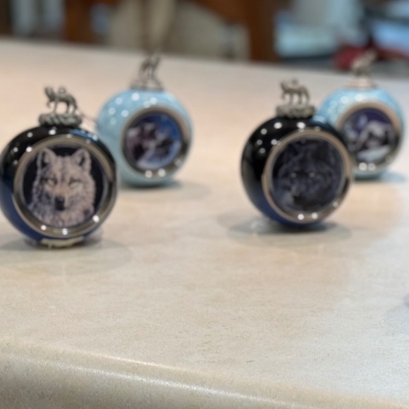 Bradford Exchange Wolf Series Ornaments - Picture 11 of 11